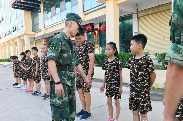 青少年参加军旅夏令营好吗?